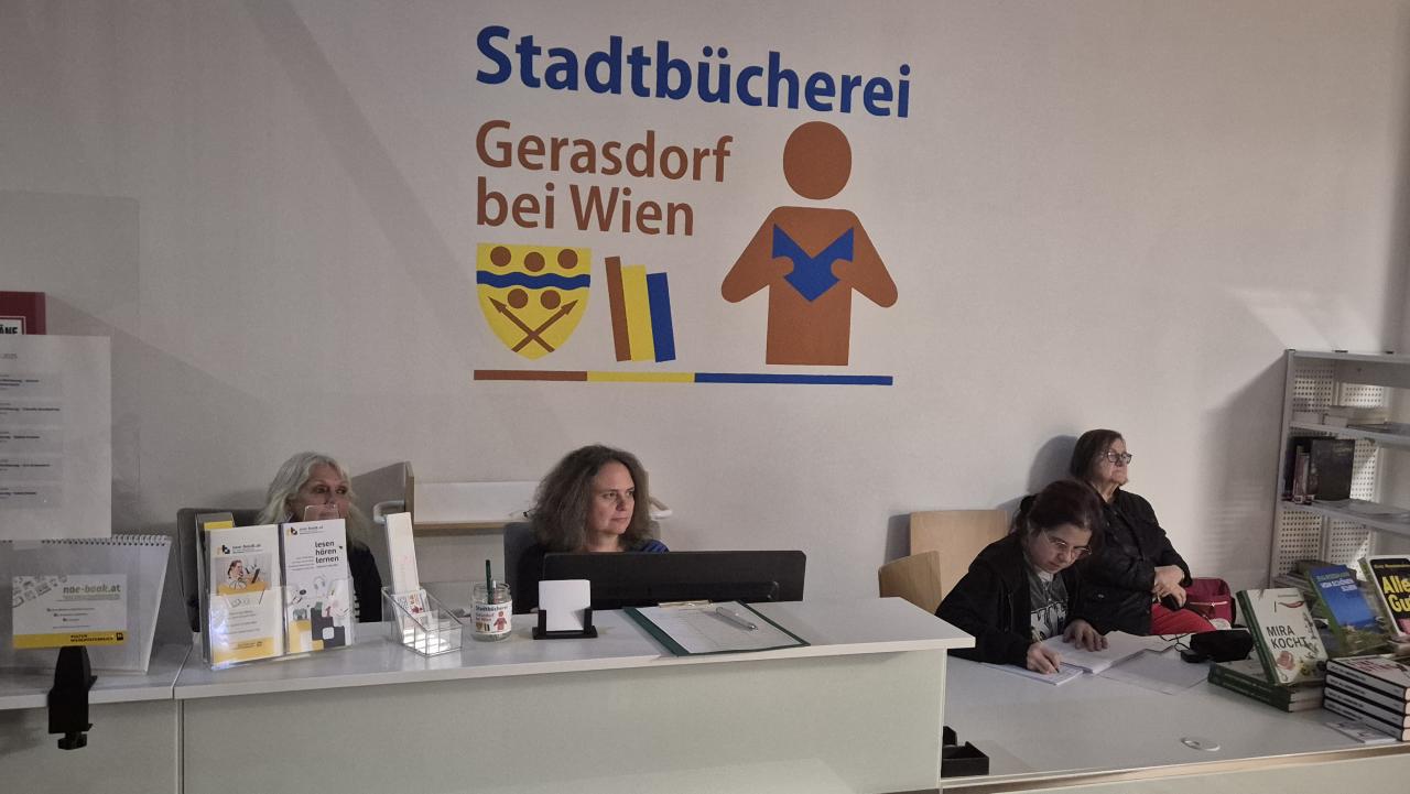 Auch am Rand sitzt ein begeistertes Publikum